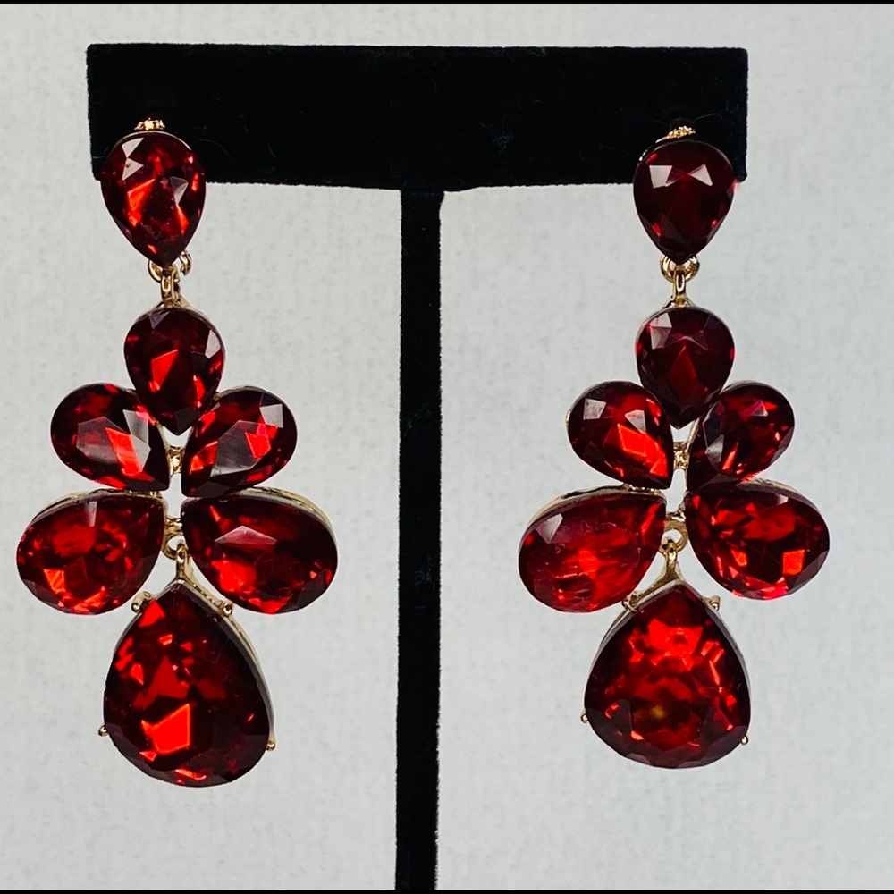 Garnet and Gold drop earrings perfect for Holidays